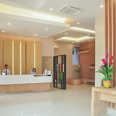 Hotel Mutiara Mitra Reddoorz Padang Sidempuan Exterior photo